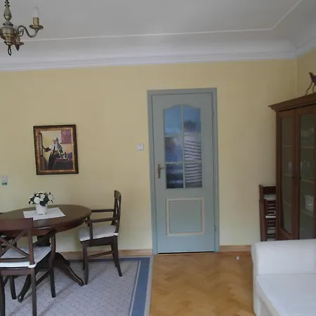 아파트 Apartament Minogi 1 *